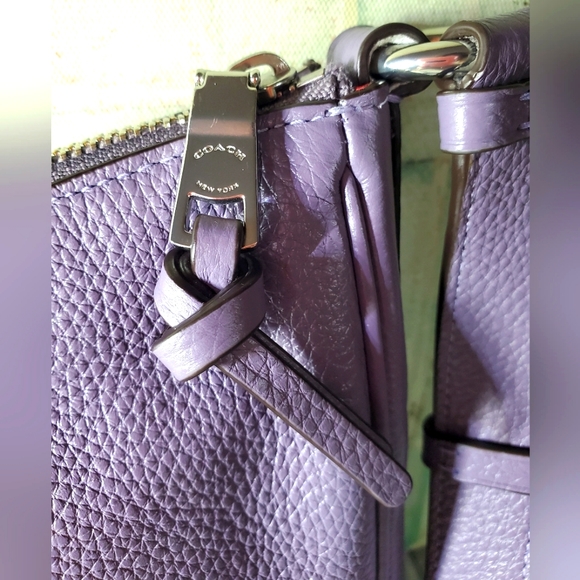 Coach Ellie Refined Pebble Leather File Bag/Crossbody Purple/Silver EUC - Picture 5 of 13